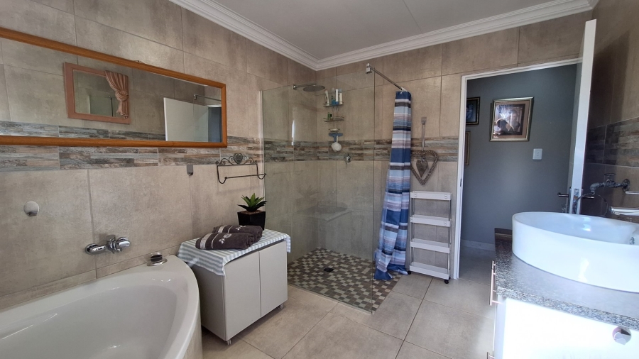 2 Bedroom Property for Sale in Dana Bay Western Cape